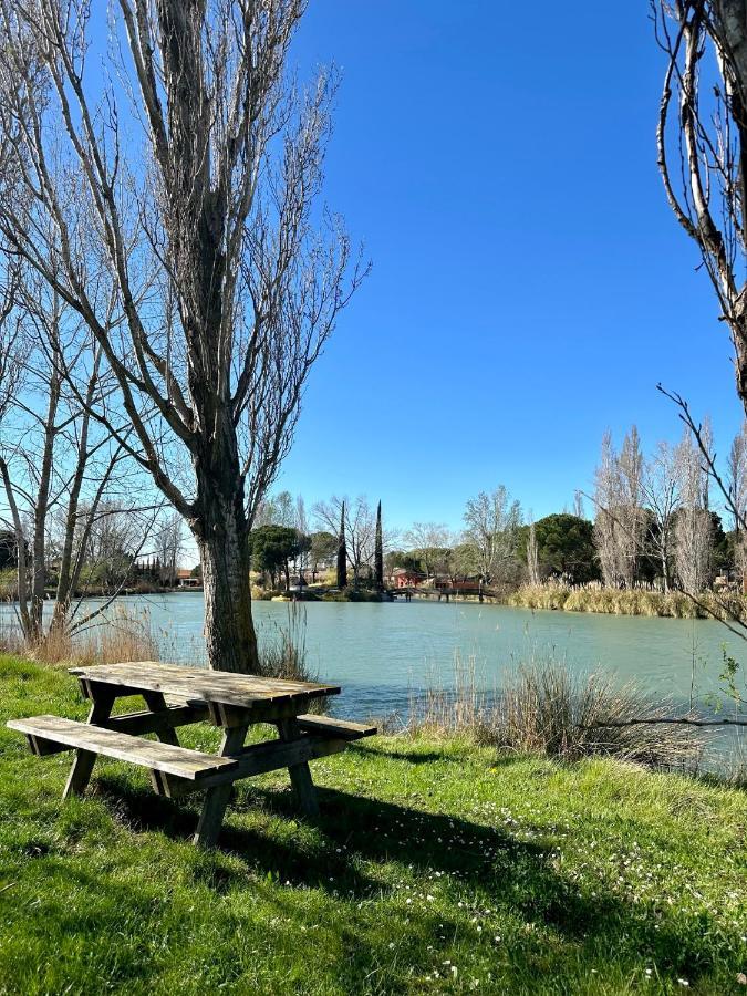 Apartament Nid Douillet Avec Terrasse Au Calme Arles Zewnętrze zdjęcie